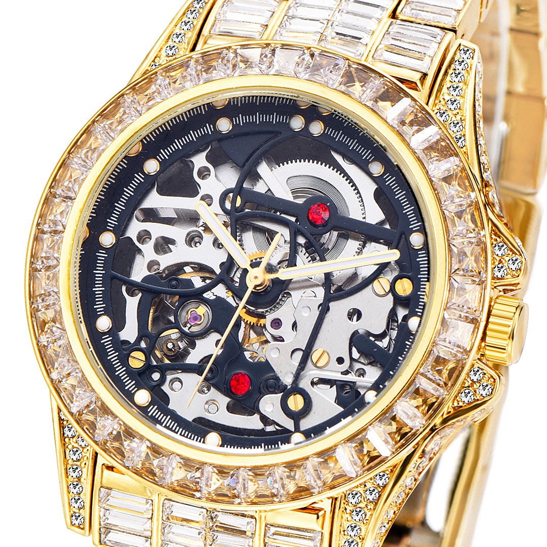 76 Men's Round Automatic Watch