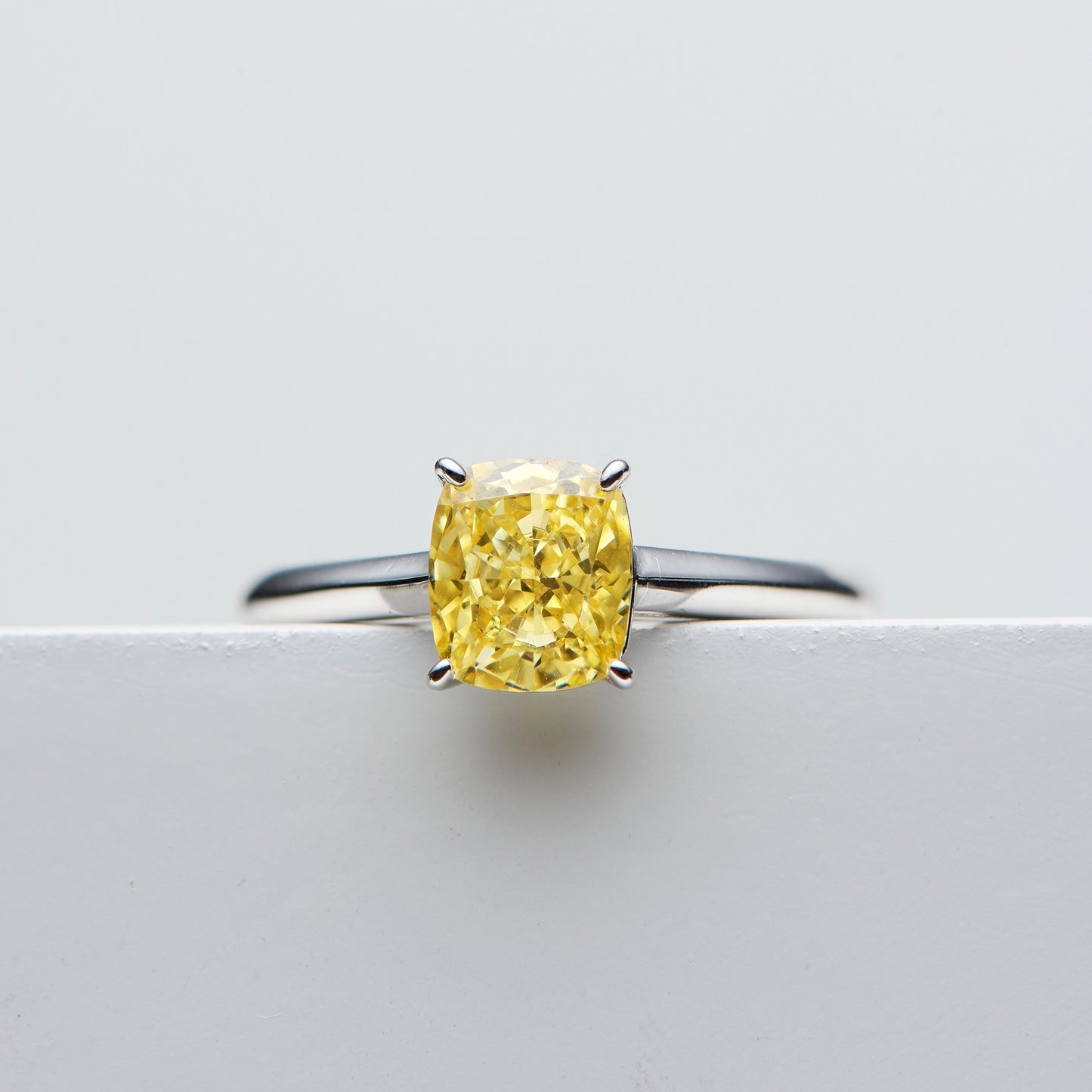 818 Women's Fashion Sterling Silver 2ct Ring