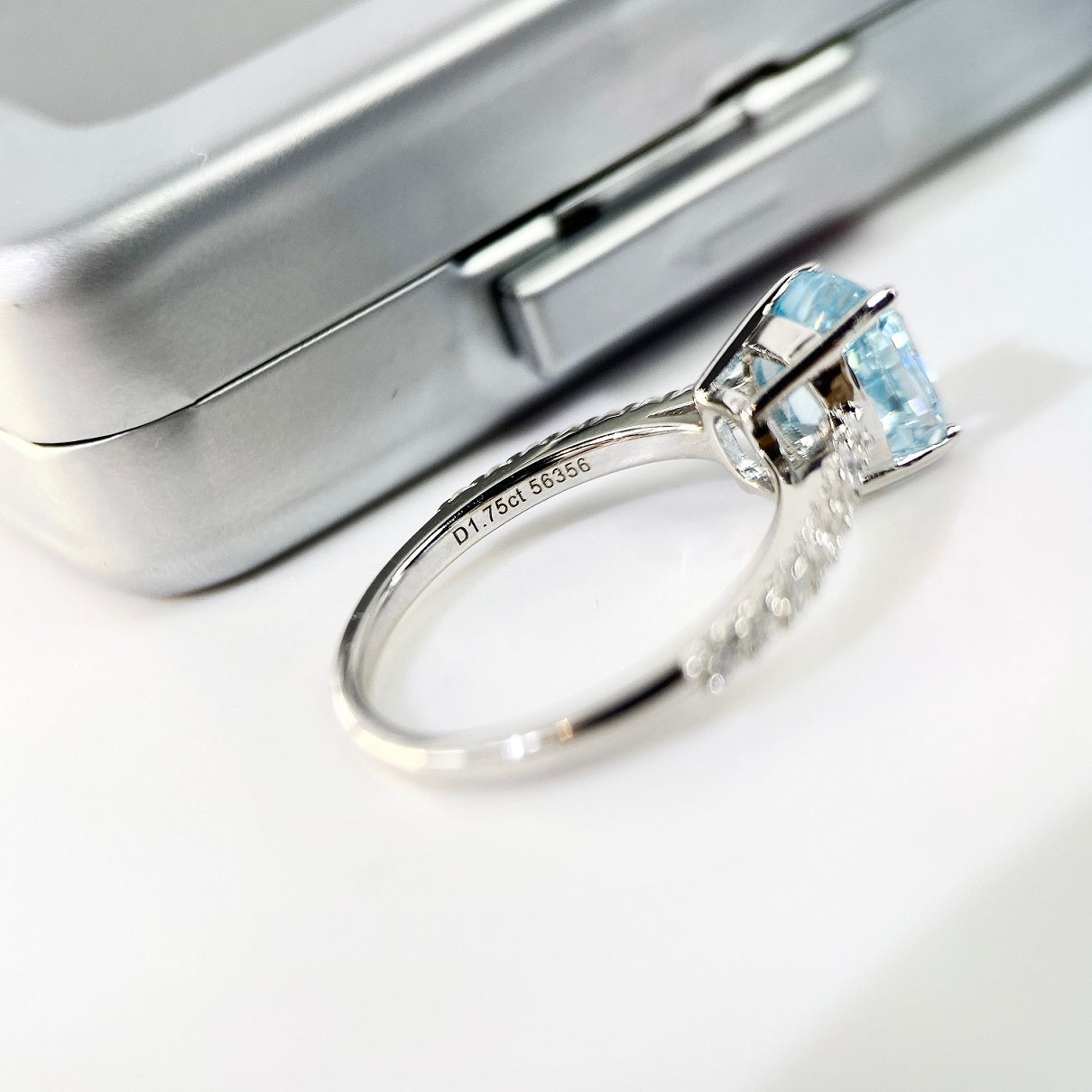 819 Women's Fashion Sterling Silver 1.5ct Ring