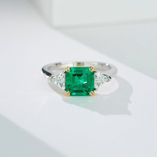 814 Women's Fashion Emerald Sterling Silver Ring